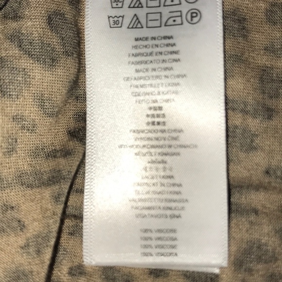 𝅺MICHAEL KORS peasant leopard print blouse long sleeves silky soft NEW size S - Picture 6 of 10